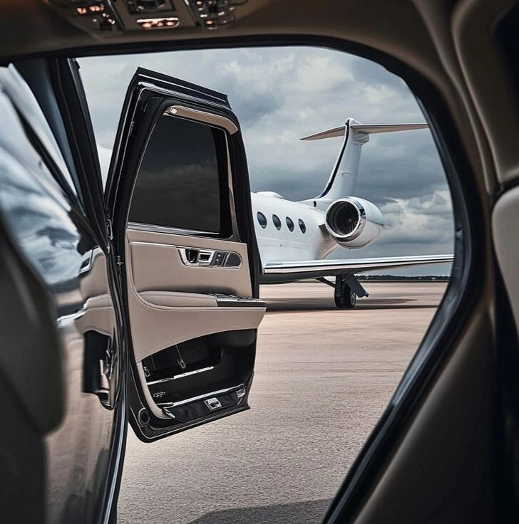 Chauffeur &amp; Luxury Cars